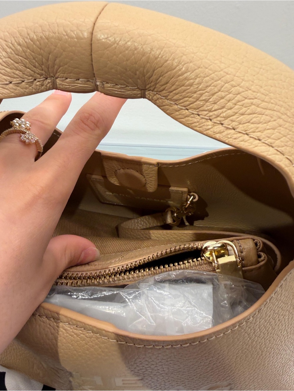 Marc Jacobs The Sack Bag in tan pebble leather - Picture 10 of 15